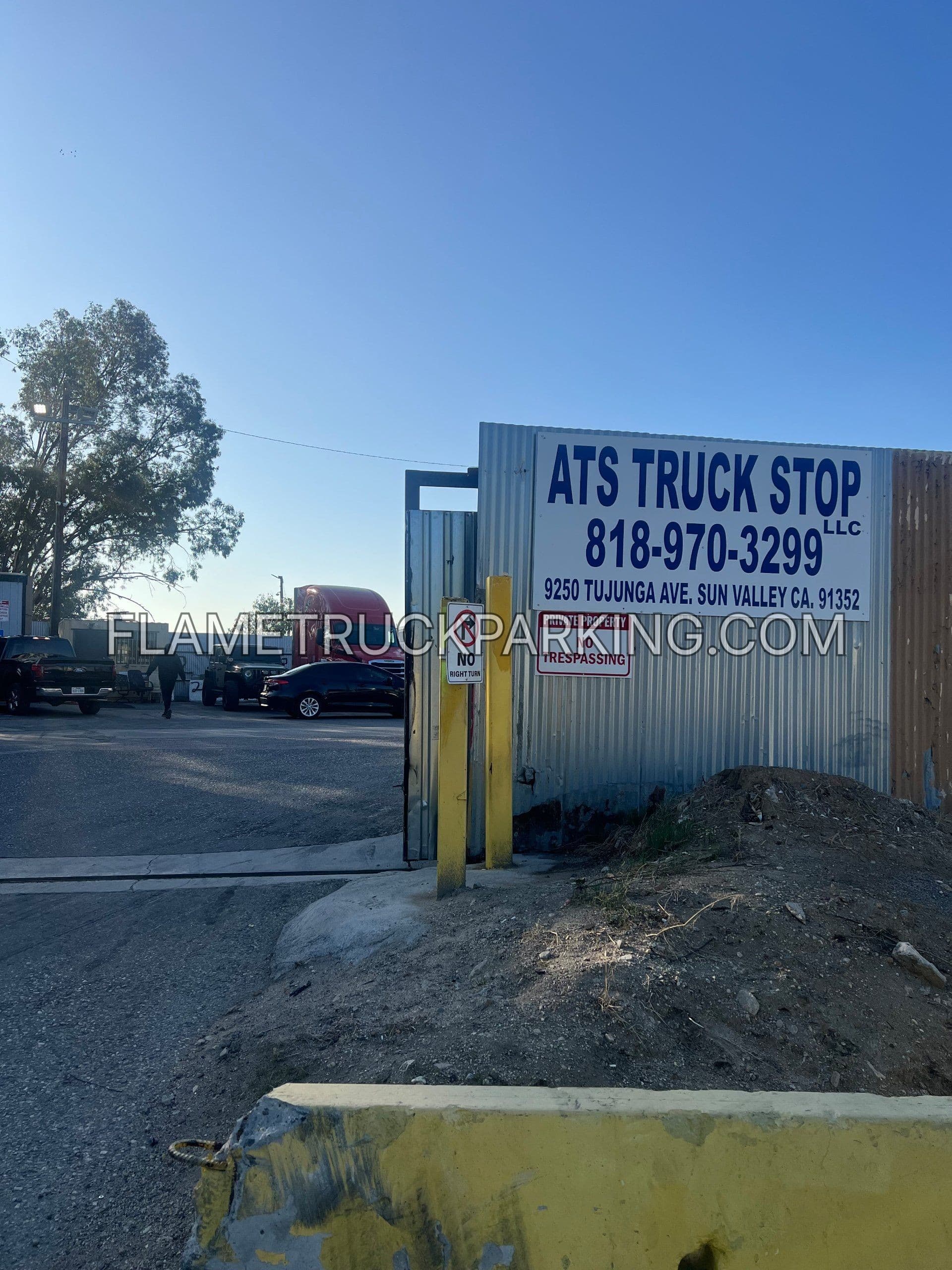 Los Angeles Yard, CA — photo 5 of 8