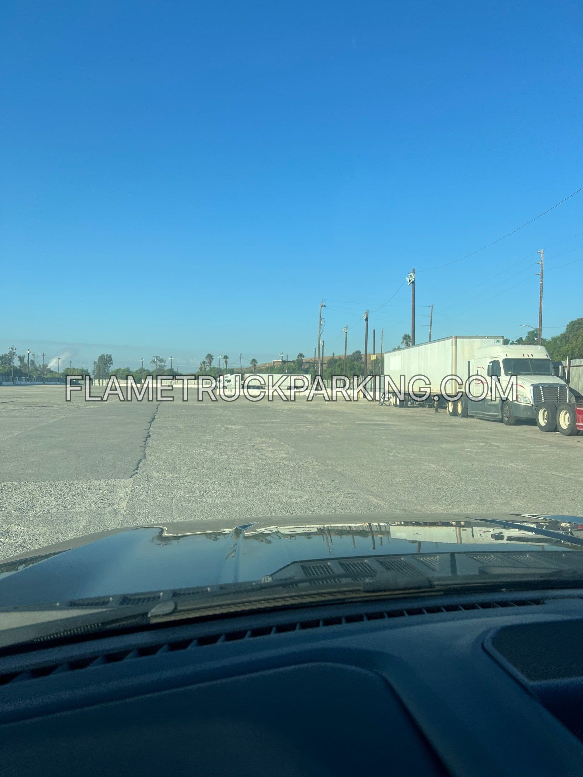 Los Angeles Yard, CA — photo 7 of 8