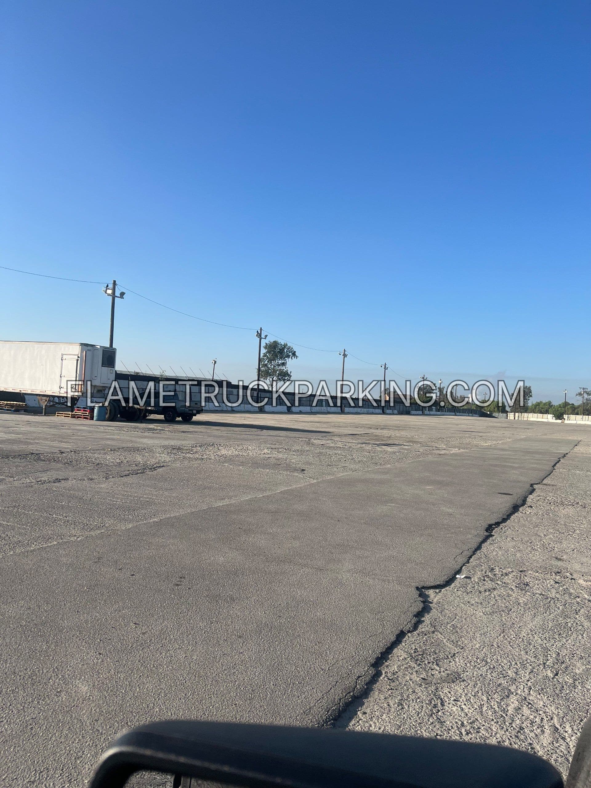 Los Angeles Yard, CA — photo 8 of 8