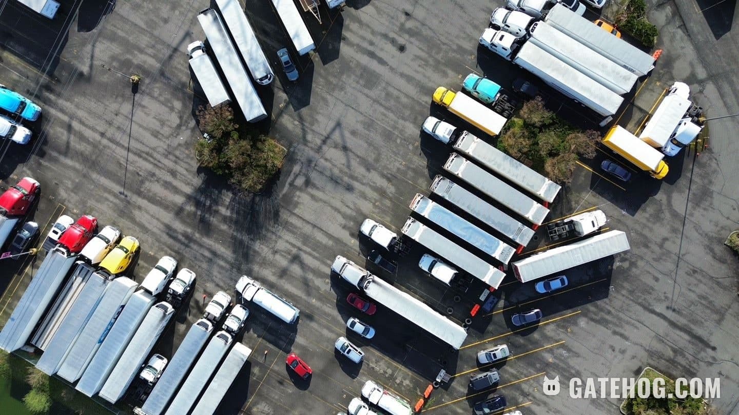 Seattle Yard, WA — photo 1 of 4