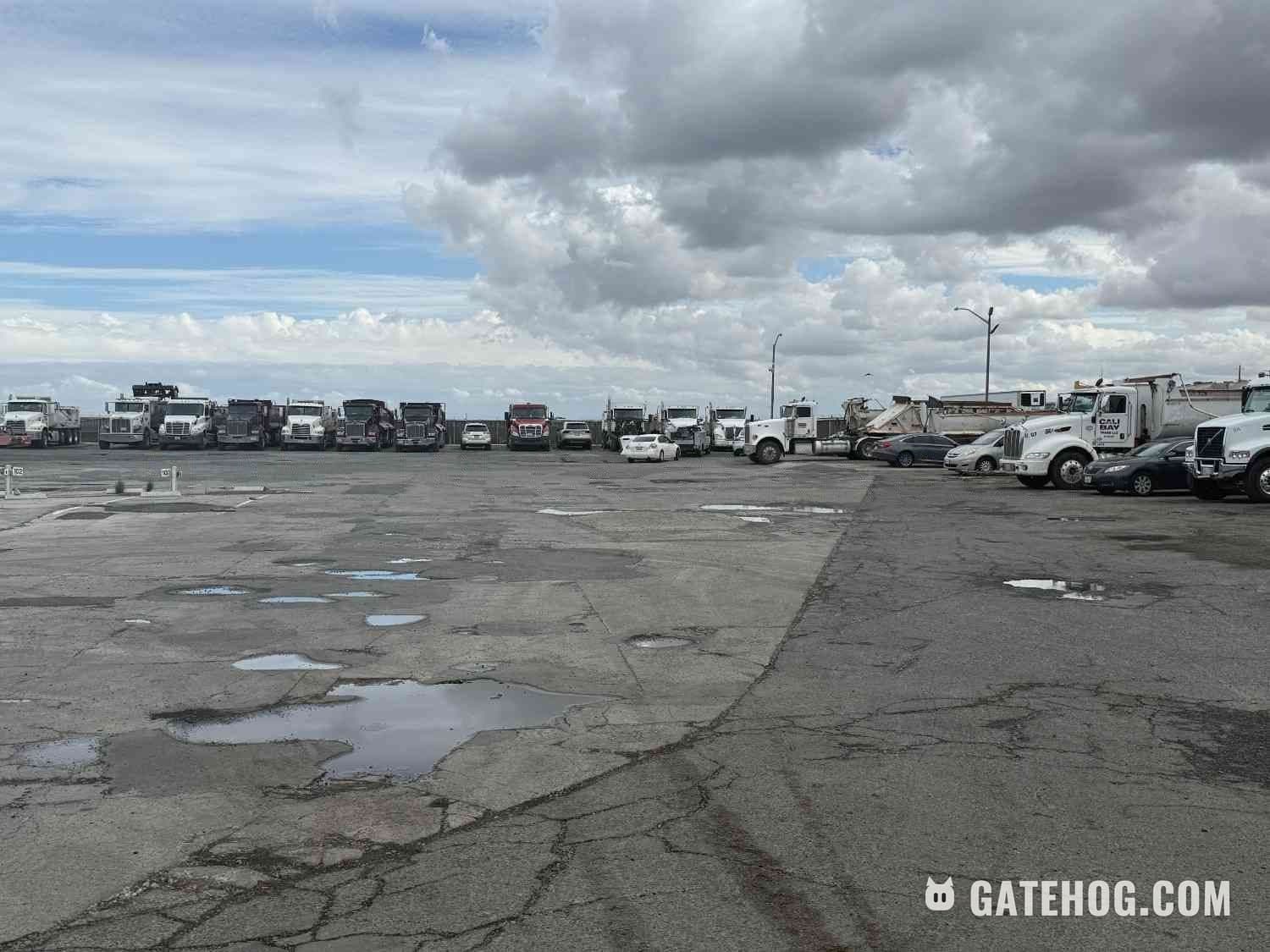 Bay Point Yard, CA — photo 1 of 3