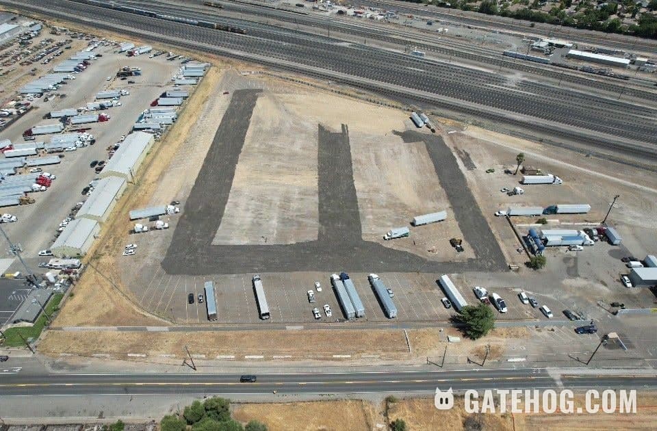 Antelope Yard, CA — photo 1 of 5